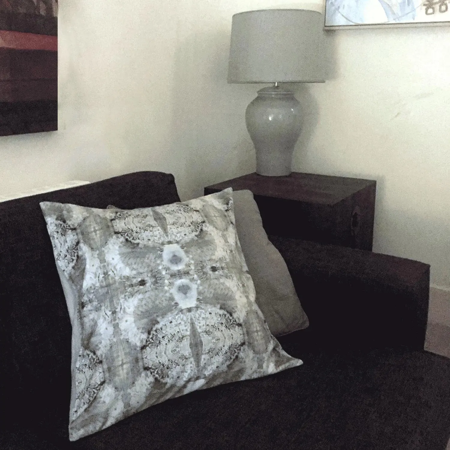 Lace Fan Design Velvet Cushion